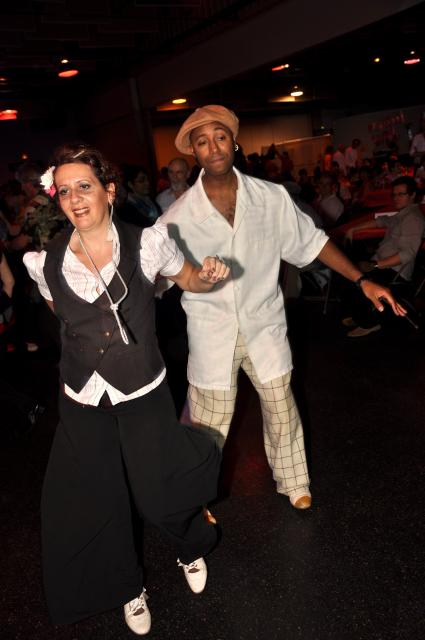 min 2010 11 13 fous swing 103